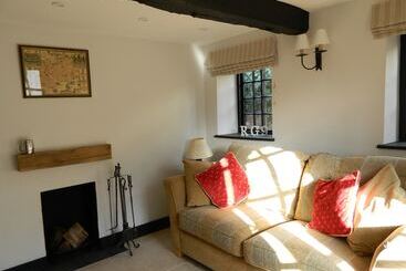 Henry Viii Cottage