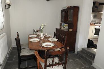 Henry Viii Cottage