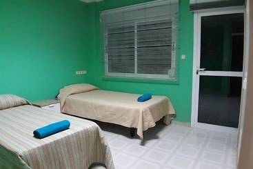 Hostal Marqués Del Campo   Hostel