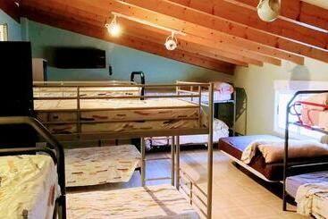 Hostal Marqués Del Campo   Hostel