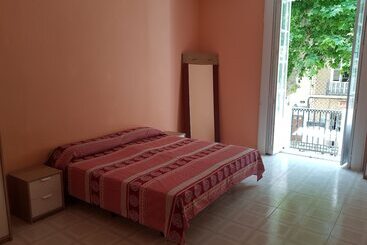 Hostal Marqués Del Campo   Hostel