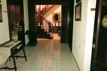 Hostal Marqués Del Campo   Hostel