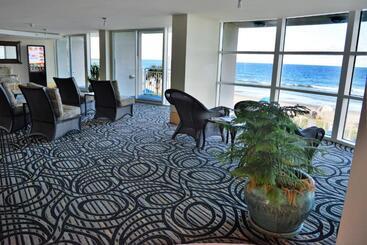 هتل Sandy Beach Resort