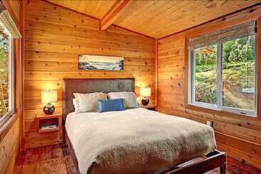 هتل Snug Harbor Resort