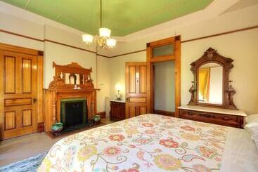 Jacksonville's Historic Nunan House
