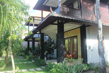 پانسیون A One House