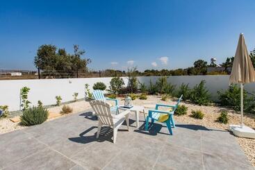پانسیون Blue Diamond Villas