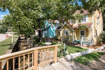 膳宿费 Cottages On Main