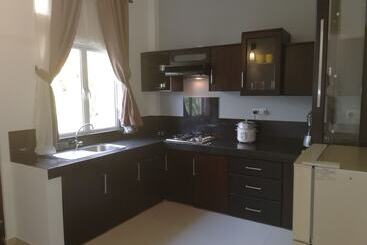 پانسیون Kani Vacation Apartment