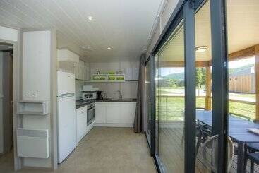 استراحتگاه Village Vacances Les Lambrilles   Chalets