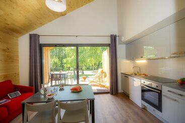 استراحتگاه Village Vacances Les Lambrilles