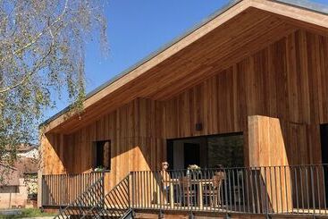 استراحتگاه Village Vacances Les Lambrilles