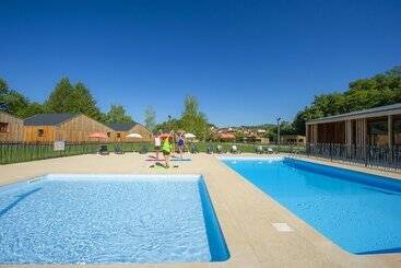 استراحتگاه Village Vacances Les Lambrilles