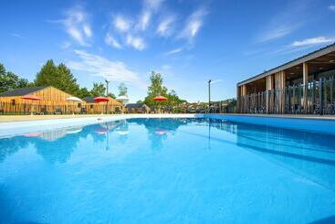 استراحتگاه Village Vacances Les Lambrilles