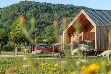استراحتگاه Village Vacances Les Lambrilles