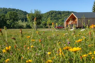 استراحتگاه Village Vacances Les Lambrilles