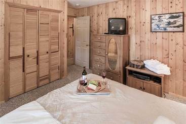 123 Rising Hill  Two Bedroom Cabin