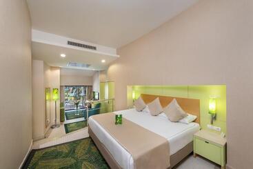 Cornelia De Luxe Resort   All Inclusive