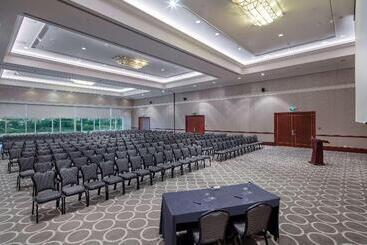 هتل Adana Hiltonsa