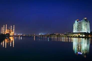 هتل Adana Hiltonsa