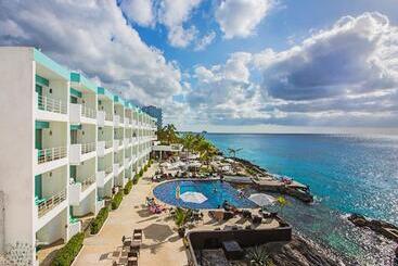 هتل B Cozumel
