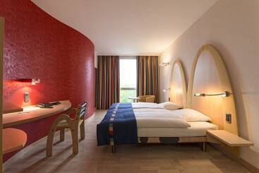 B&b Hotel Lully 3 Lakes