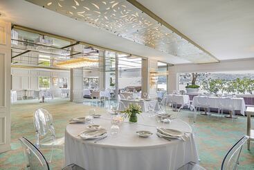 هتل Bosphorus Palace