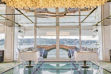 هتل Bosphorus Palace