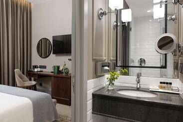 Chekhoff Hotel Moscow Curio Collection By Hilton