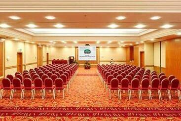 هتل Courtyard By Marriott Warsaw Airport