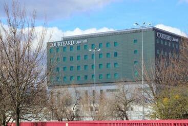 هتل Courtyard By Marriott Warsaw Airport
