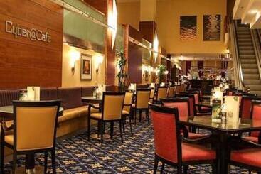 هتل Courtyard By Marriott Warsaw Airport