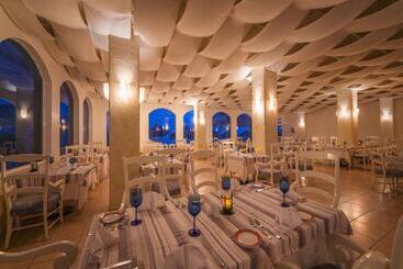 ホテル Crown Paradise Club All Inclusive