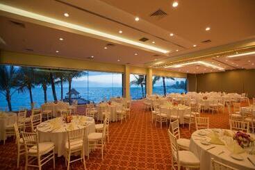 ホテル Crown Paradise Club All Inclusive