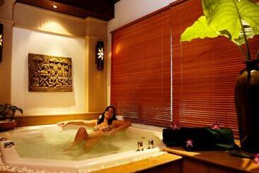 هتل Diamond Cottage Resort & Spa