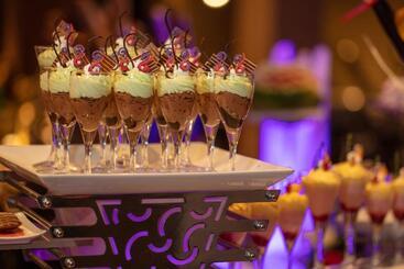 هتل Earls Regency