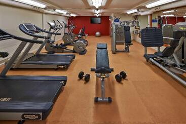 هتل Hilton Zurich Airport