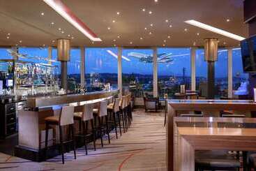 هتل Hilton Zurich Airport