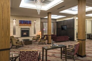 هتل Holiday Inn Lethbridge, An Ihg