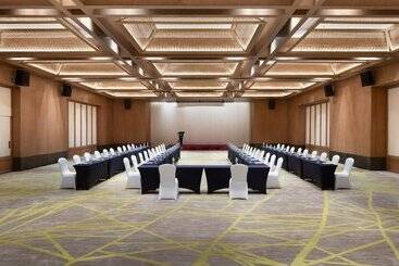 هتل Holiday Inn Resort Sanya Bay, An Ihg