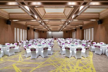 هتل Holiday Inn Resort Sanya Bay, An Ihg
