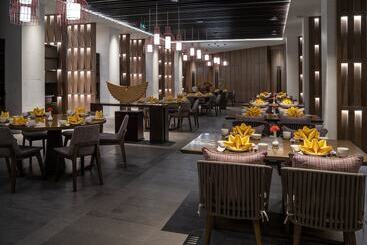 هتل Holiday Inn Resort Sanya Bay, An Ihg