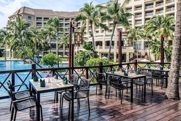 هتل Holiday Inn Resort Sanya Bay, An Ihg