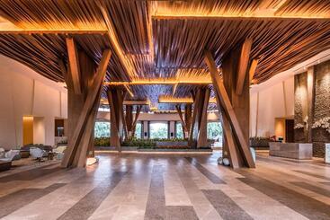 هتل Holiday Inn Resort Sanya Bay, An Ihg