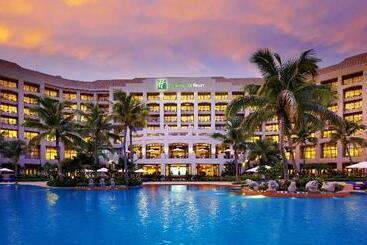 هتل Holiday Inn Resort Sanya Bay, An Ihg