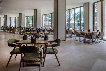 هتل Holiday Inn Resort Sanya Bay, An Ihg