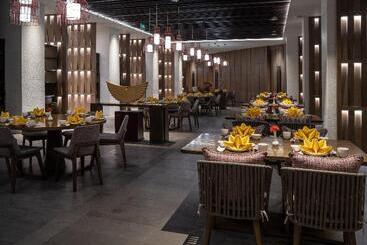 هتل Holiday Inn Resort Sanya Bay, An Ihg