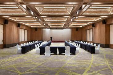 هتل Holiday Inn Resort Sanya Bay, An Ihg