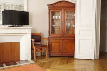 هتل Home Paris 16