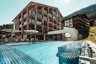 هتل Resort La Ginabelle